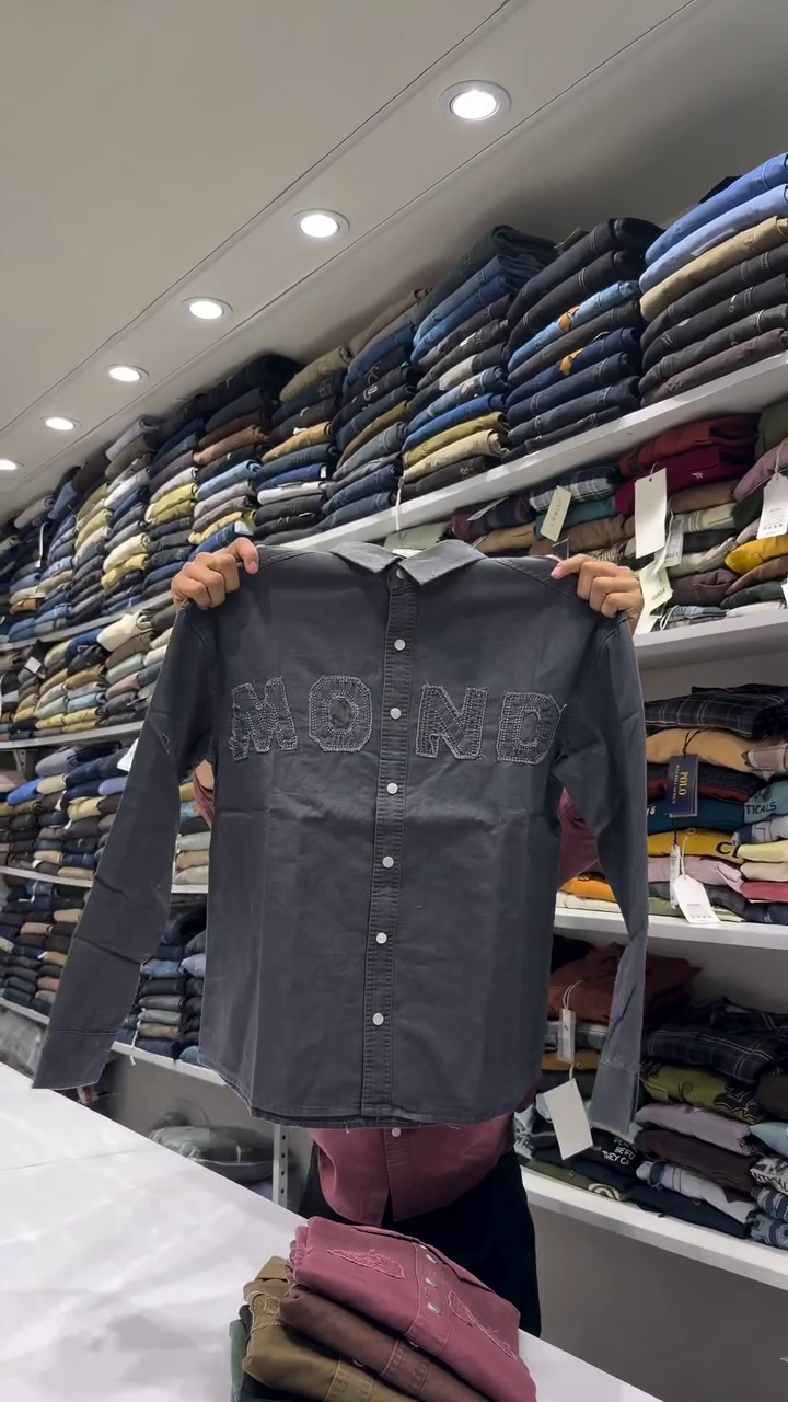 Men Textured Spread Collar Cotton Casual Shirt - Image 9