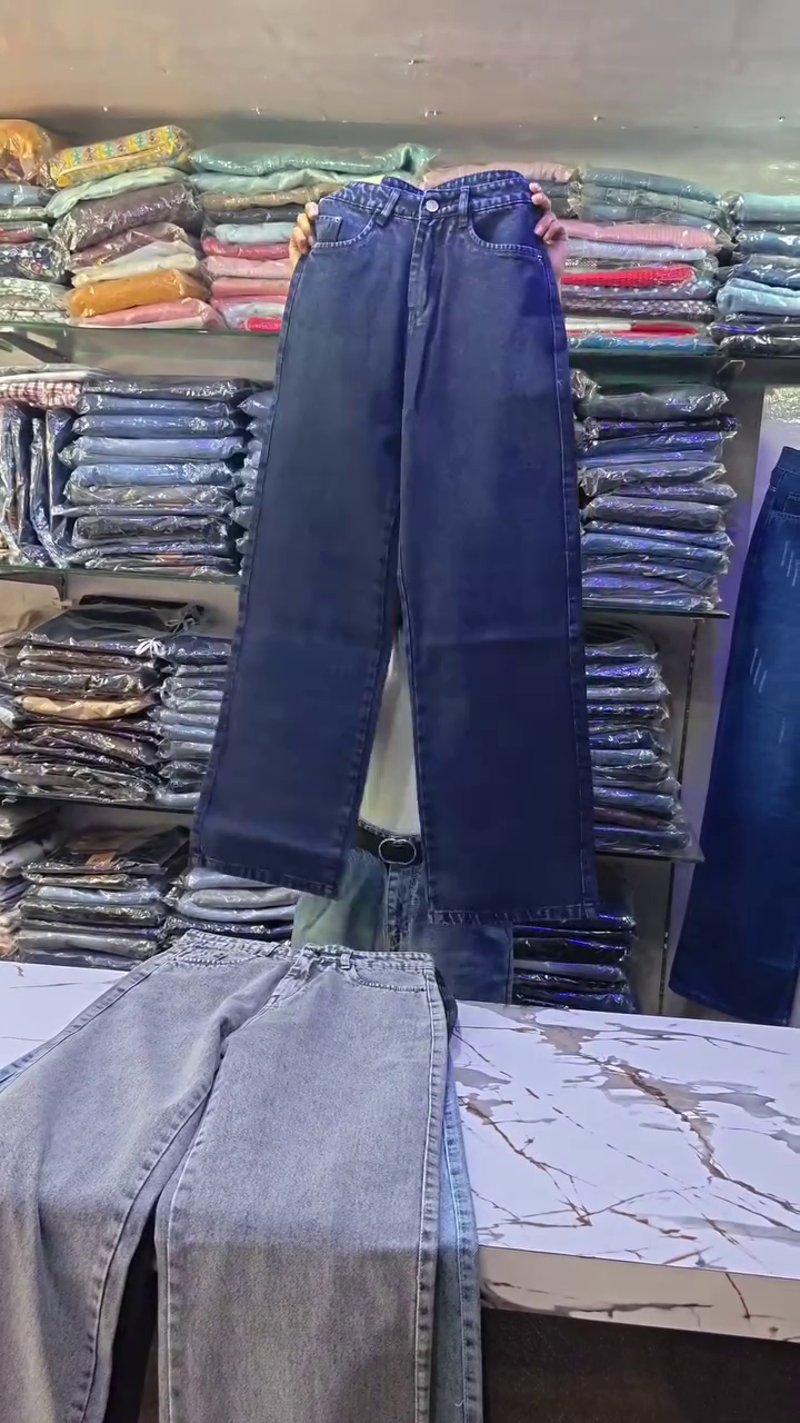 Women Jean Boyfriend Fit High-Rise Heavy Fade Stretchable Jeans - Image 3