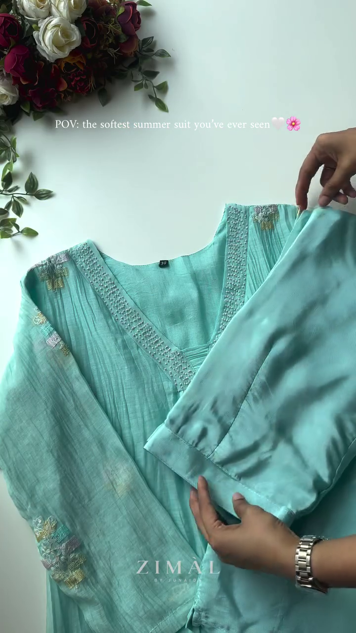 Ethnic Motifs Embroidered Lucknowi Chikankari Anarkali Kurta - Image 4