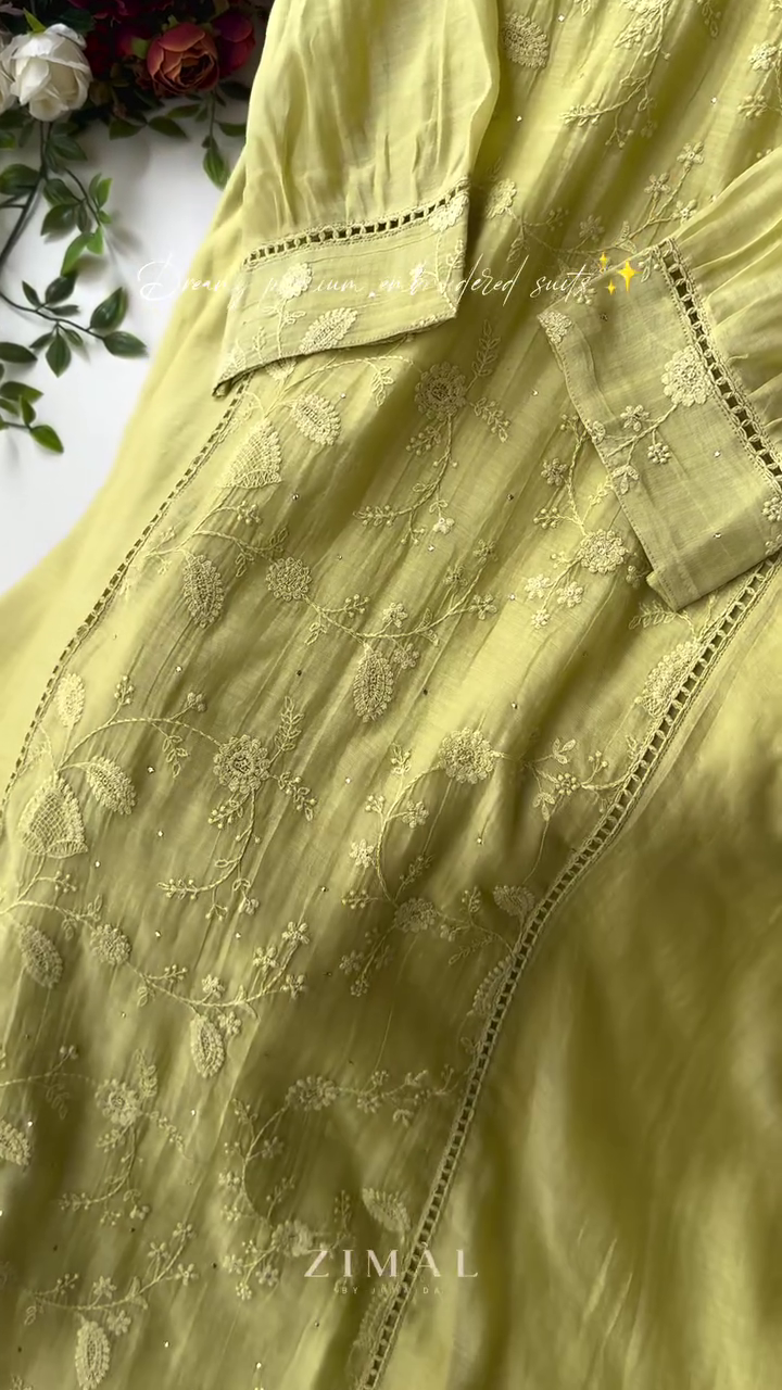 Women's Lavender Chinon Embellished Kurta with Pant and Dupatta - Image 10