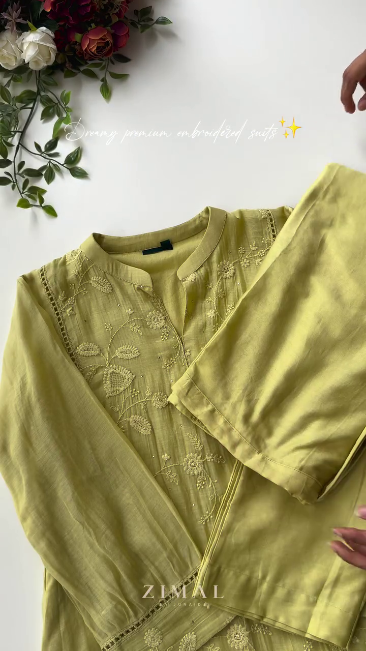 Women's Lavender Chinon Embellished Kurta with Pant and Dupatta - Image 8