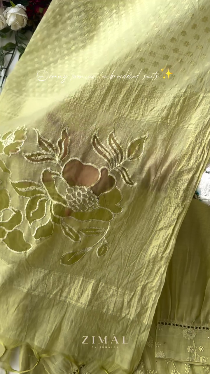 Women's Lavender Chinon Embellished Kurta with Pant and Dupatta - Image 7