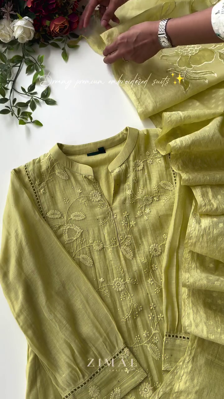Women's Lavender Chinon Embellished Kurta with Pant and Dupatta - Image 6